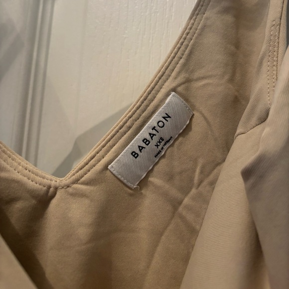 Babaton V-Neck Bodysuit Cream/Beige Size XXS - Picture 3 of 3